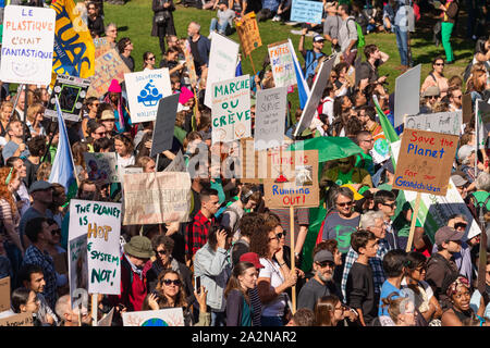 Montreal, CA - 27. September 2019: Mehr als 500 000 Menschen nehmen an den Montreal Klima März. Stockfoto