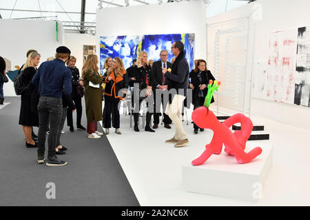 London, Großbritannien. 3. Okt 2019. Austin Lee, Relaxguy, 2019 auf der Frieze London 2019, Frieze Meister, große Messe für zeitgenössische Kunst findet jedes Jahr, wobei der Schwerpunkt auf der Beziehung zwischen alter und neuer Kunst, in Verbindung mit der Frieze Art Fair, Regent's Park, London, London, Großbritannien - 3. Oktober 2019 Credit: Nils Jorgensen/Alamy leben Nachrichten Stockfoto
