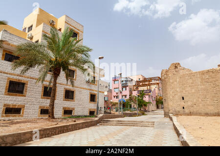 Aqaba, Jordanien - Mai 18, 2018: Street View von Aqaba City an einem sonnigen Tag Stockfoto