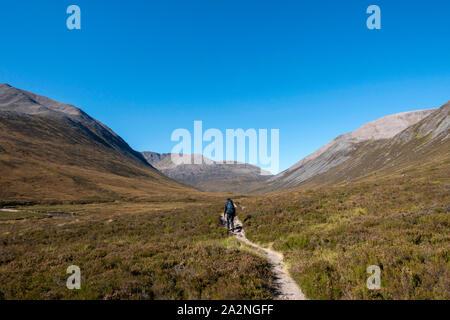 Lairig Ghru Route entlang, im Herzen des Cairngorms National Park Schottland, das zu den Teufeln Punkt Braeriach Ben Macdui und Engel Peak führt Stockfoto