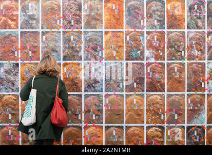 Regent's Park, London, UK. 3. Oktober 2019. Frieze London verfügt über mehr als 160 der weltweit führenden Galerien, wo die Besucher anzeigen und Kunst aus über 1.000 der heutigen Schwellen- und iconic Künstler kaufen. Die Show läuft vom 3. bis 6. Oktober. Credit: Malcolm Park/Alamy Leben Nachrichten. Stockfoto