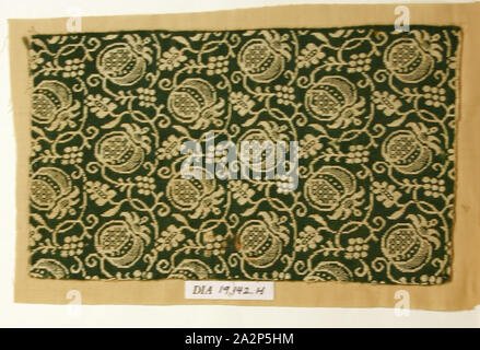 Unbekannt (Spanisch), Textil- Fragment, 16./17. Jahrhundert, Lampas, 14 x 18 in Stockfoto