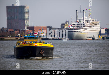 Rotterdam, Niederlande, dem Fluss Nieuwe Maas, ehemaligen Passagier Hapag-dampfer, die Holland America Lijn, SS Rotterdam, jetzt ein Hotel Schiff, Conference Center Stockfoto