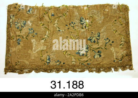 Unbekannt (Spanisch), Textil- Fragment, 18. Jahrhundert, Brocade, 9 x 16 in Stockfoto