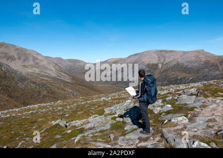 Lairig Ghru Route entlang, im Herzen des Cairngorms National Park Schottland, das zu den Teufeln Punkt Braeriach Ben Macdui und Engel Peak führt Stockfoto