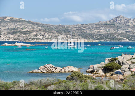 Idyllischer Strand der Baja Sardinia, Sardinien, Italien Stockfoto