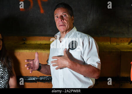 Gouverneur Andrew Cuomo Besuch des L Projekt tunnel Rehabilitation, New York, USA - 29 Sep 2019 - Gouverneur Cuomo und leitende MTA Führung Tour die Co Stockfoto