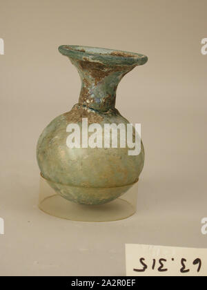 Roman, Sprinkler Kolben, 3./4. Jahrhundert n. Chr., Glas, H4 5/8 (11,7 cm) Durchmesser 3 1/8 (7,9 cm Stockfoto