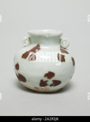 Unbekannt (Chinesisch), JAR, 960/1279, Porzellan, Höhe: 2 cm. (5,4 cm Stockfoto