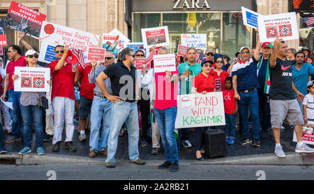 Demonstration in Los Angeles: Protest gegen Maßnahmen der indische Ministerpräsident Narendra Modi, und zur Unterstützung der Menschenrechte in Kaschmir. Stockfoto
