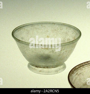 Roman, Gericht, 4. Jahrhundert AD, Glas, H. 1 1/8 - 1 1/4 x 6 3/8 D. Stockfoto