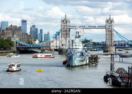 HMS. Belfast Cruiser und Tower Bridge in 07. September 2019. London (UK) Stockfoto