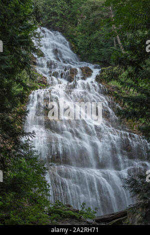 Bridal Veil Falls in die Bridal Veil Falls Provincial Park, British Columbia, Kanada. Stockfoto