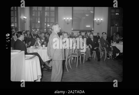 Die Rezeption im King David Hotel, Okt. 16, '40 für Ägypter Ibrahim el-Mazuri &. Tabelle Gruppe hört man eine Rede Stockfoto