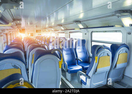 Salon in der S-Bahn mit leeren Sitze Stockfoto