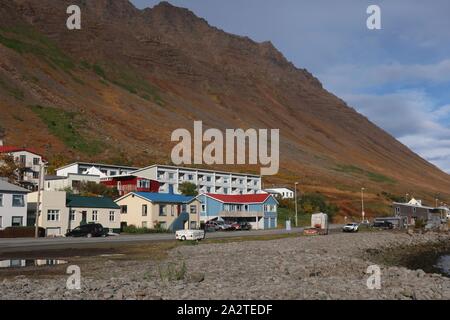 Isafjordur, Island - 26. September 2019: Bunte Häuser. Stockfoto