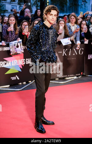 LUXE Odeon Leicester Square, London, UK. 3. Okt, 2019. Timothée Chalamet Posen auf dem roten Teppich an der London Film Festival: Der König - American Airlines Gala. Bild von der Credit: Julie Edwards/Alamy leben Nachrichten Stockfoto