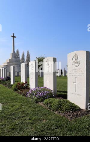 Tyne Cot First Worls Krieg Friedhof Grabsteine und überqueren in der Nähe Ypern/Ieper Flandern Stockfoto