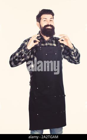Alles ist in Ordnung. Grill Koch oder Friseur ok zum Ausdruck zu essen oder Frisur. Happy hipster lächelnd und deutete auf Ok. Bärtiger Mann mit ok Geste. Stockfoto
