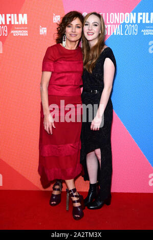 Orla Brady (links) und Ann Skelly an der Rose spielt Julie Weltpremiere als Teil des BFI London Film Festival am Vue Kino in London. Stockfoto