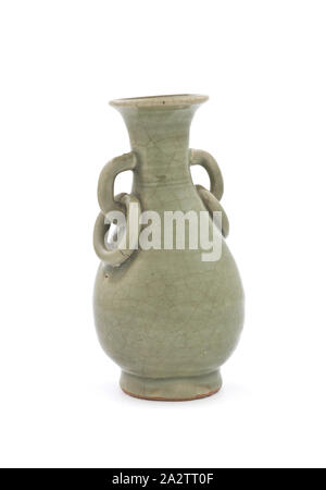 Vase, Yuan Dynastie, Yuan dynasty, 1275-1399, glasiertes Porzellan, 6-1/8 x 3-1/4 x 3-1/4 in., Asiatische Kunst Stockfoto