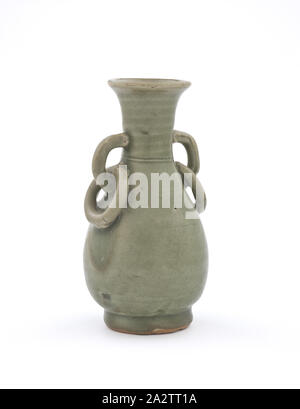 Vase, Yuan Dynastie, Yuan dynasty, 1275-1399, glasiertes Porzellan, 6-1/8 x 3-1/4 x 3-1/4 in., Asiatische Kunst Stockfoto