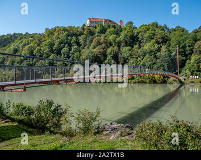 Blick auf Schloss Neuburg und der Mariensteg Stockfoto