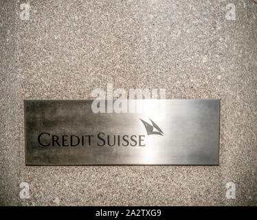 Ein Zeichen für die New Yorker Hauptsitz der Credit Suisse auf der Madison Ave. am Samstag, 28. September 2019. (© Richard B. Levine) Stockfoto