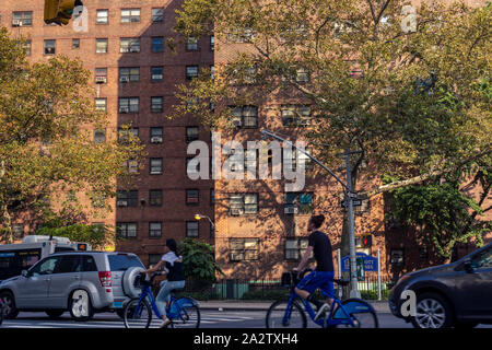 Die massive NYCHA Elliot Häuser Komplex von Wohnungen in Chelsea in New York am Samstag, 28. September 2019. (© Richard B. Levine) Stockfoto