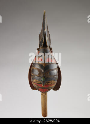 Rituellen Tanz in Form eines Raben Rattle, Kaigani Haida, 1850-1885, Holz, Pigment, 13 x 3-7/8 x 5 in. (Eingebaut) A) 1880 mit Vögeln und Frosch: 13 x 3-7/8 x 3-1/4 in. B) 1880 mit flachrelief Gesicht: 8-3/8 x 3-1/8 x 1-3/4 in., Native Kunst der Americas Stockfoto