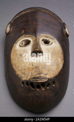 Maske, Ngbaka Menschen, 1900-1930, Holz, Pigment, 12-5/8 x 7 x 3-1/4 in., Afrikanische Kunst Stockfoto