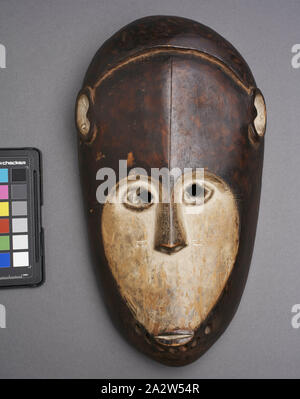 Maske, Ngbaka Menschen, 1900-1930, Holz, Pigment, 12-5/8 x 7 x 3-1/4 in., Afrikanische Kunst Stockfoto