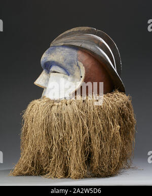 Helm Maske, Kwese, erste Hälfte des 20. Jahrhunderts, Holz, Pigment, Faser, 15-3/4 x 18-1/2 x 16 in., Afrikanische Kunst Stockfoto