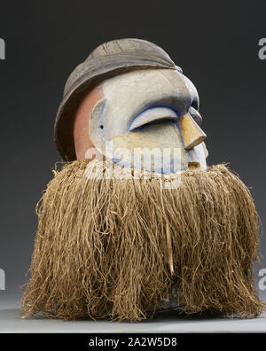 Helm Maske, Kwese, erste Hälfte des 20. Jahrhunderts, Holz, Pigment, Faser, 15-3/4 x 18-1/2 x 16 in., Afrikanische Kunst Stockfoto