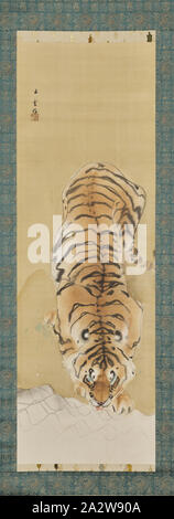 Tiger, Nishimura Goun (Japanisch, prachtband), Meiji, prachtband, Tinte, Farbe und Gold auf Seide,50-3/4 x 16-1/2-in. (Bild)84-1/2 x 24 in. (Overall), unterzeichnet: goun Dichtung: Goun, Asiatische Kunst Stockfoto