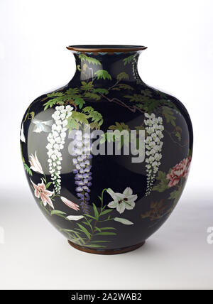 Cloisonné Vase, Meiji, Meiji, Emaille auf Kupfer, 25-3/4 x 19 (Durchm.)., Asiatische Kunst Stockfoto