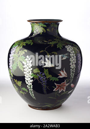 Cloisonné Vase, Meiji, Meiji, Emaille auf Kupfer, 25-3/4 x 19 (Durchm.)., Asiatische Kunst Stockfoto