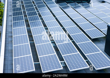 Umweltschutz - Solarenergie für eine sauberere Welt Stockfoto