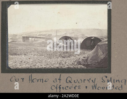 Foto - "Steinbruch Abstellgleis", Frankreich, Sergeant John Lord, der Erste Weltkrieg, 1916, schwarz-weiß Foto, zeigt der Steinbruch Abstellgleis im Tal zwischen den Städten Bazentin-le-Grand und Montauban, Frankreich. Montauban wurde angegriffen und durch die britischen Streitkräfte am ersten Tag der Schlacht an der Somme, Juli 1916 gefangen genommen und blieb in Alliierte Hände, bis März 1918. Wie Schlachten um die Stadt Montauban, der Steinbruch Abstellgleis fortgesetzt Stockfoto