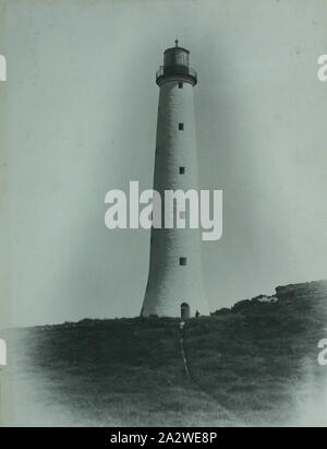 Fotografie - Cape Wickham Leuchtturm, King Island, 1887, einer der 32 Schwarzweiß-Fotos in einem Album [zwei Lose sind], die von einem J Campbell während ein Feld Naturforscher "Club für Victoria Expedition auf King Island. Das Album enthält auch Karten von King Island in der vorderen inneren Abdeckung und zurück Seite und zahlreiche Zeitungsausschnitte über die Expedition. Eine der Zeitungsausschnitte, durch eines der Mitglieder der Partei geschrieben Stockfoto