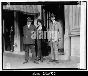 Rep. Victor Berger, Bertha Hale Weiß & Eugene V. Debs, 12/13/24 Stockfoto