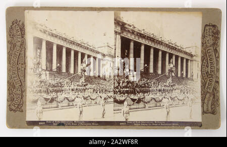 Stereograph - Herzog von York Feiern, Kadetten Futter die Schritte durch das Parlament, 1901, Stereograph Darstellung militärischer Kadetten Futter die Schritte durch das Parlament, Melbourne, während der Feierlichkeiten für den Besuch Der Herzog von York, 1901. Durch George Rose, Melbourne veröffentlicht. Es ist Teil einer Sammlung von Rose stereoskopische Ansichten (stereographs) im Zusammenhang mit dem Besuch des Herzogs und der Herzogin von Cornwall und York nach Melbourne und Sydney während der Feierlichkeiten für die Vereinigung von Australien Stockfoto