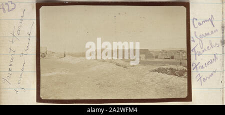 Fotografie - fricourt Farm Camp & Deutsche Schützengräben, Somme, Frankreich, Sergeant John Lord, der Erste Weltkrieg, 1917, 185 schwarz-weiß Fotos aus einem Album in Frankreich während des Zweiten Weltkrieges getroffen ich von Sergeant John Herrn. Einige Seiten sind leer. Fotos im Album darstellen, Kasernen, Krankenhäuser, Gräben, frühe Tanks, Landschaften, Friedhöfe und Gräber und Gruppen von stellte Australische Soldaten. Die Orte, an Herrn erwähnt in seinem Untertitel La Boiselle, Steinbruch Abstellgleis, Pozieres, Albert, Bapaume Stockfoto