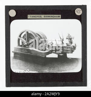 Lantern Slide-Tangyes Ltd, Dampfbad, Winde, um 1910, eine der 239 Glas Laterne Folien, Produkte von Tangyes begrenzt Ingenieure von Birmingham, England hergestellt. Die Bilder gehören verschiedene Produkte wie Motoren, Kreiselpumpen, Hydraulikpumpen, Gasproduzenten, Materialprüfung, Pressen, Werkzeugmaschinen, Hydraulikzylinder etc. Tangyes war ein Unternehmen, das von 1857 bis 1957 betrieben. Sie produziert eine Vielzahl von Engineering Stockfoto