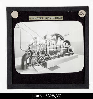 Lantern Slide-Tangyes Ltd, Saug Gasmotor, um 1910, eine der 239 Glas Laterne Folien, Produkte von Tangyes begrenzt Ingenieure von Birmingham, England hergestellt. Die Bilder gehören verschiedene Produkte wie Motoren, Kreiselpumpen, Hydraulikpumpen, Gasproduzenten, Materialprüfung, Pressen, Werkzeugmaschinen, Hydraulikzylinder etc. Tangyes war ein Unternehmen, das von 1857 bis 1957 betrieben. Sie produziert eine Vielzahl von Engineering Stockfoto