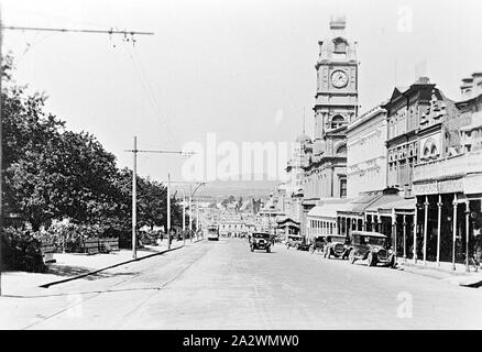 Negative - Sturt Street & Rathaus, Ballarat, Victoria, ca. 1930 Sturt Street mit der Ballarat Rathaus auf der rechten Seite Stockfoto