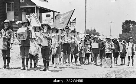 Negative - Kinder der Armistice Day Parade, Duntroon, Australian Capital Territory, Nov. 1918, ein Waffenstillstand Day Parade durch die Kinder der Duntroon öffentliche Schule Stockfoto