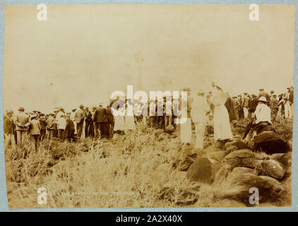 Fotografie - Magersfontein Memorial Enthüllung, Südafrika, 15.12.1902, 74 schwarz-weiß Fotografien innerhalb einer schwer fallen Foto Album enthalten. Eingeschrieben auf der vorderen Seite des Albums bin. G.A. Warner". Zu Schwester Mabel Ashton Warner, die im Queen Alexandra's Royal Pflegedienst serviert gehörte. Fotos sind in ein Album geklebt, und sind in der Regel sehr blass. Es scheint, als ob einige kommerziell produziert; andere sind grobe und Amateurhaft Stockfoto