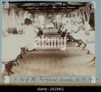 Fotografie - "Eine der Chirurgischen Stationen "Lazarett, Kimberley, Südafrika, 1902, 74 schwarz-weiß Fotografien innerhalb einer schwer fallen Foto Album enthalten. Eingeschrieben auf der vorderen Seite des Albums bin. G.A. Warner". Zu Schwester Mabel Ashton Warner, die im Queen Alexandra's Royal Pflegedienst serviert gehörte. Fotos sind in ein Album geklebt, und sind in der Regel sehr blass. Es scheint, als ob einige kommerziell produziert; andere sind grobe und Amateurhaft Stockfoto