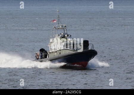 Mull, eine Insel-Klasse starten, betrieben von der Royal Marines (43 Commando Flotte Schutz Gruppe), vorbei an Gourock während der Übung gemeinsame Krieger 19-2. Stockfoto